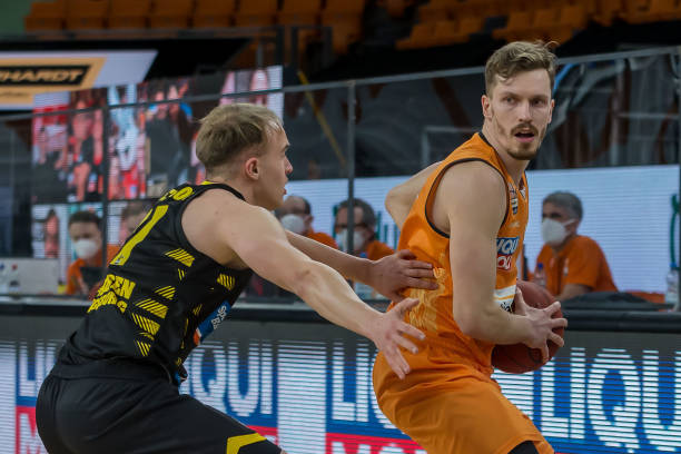 底盘使得2 底盘使得2